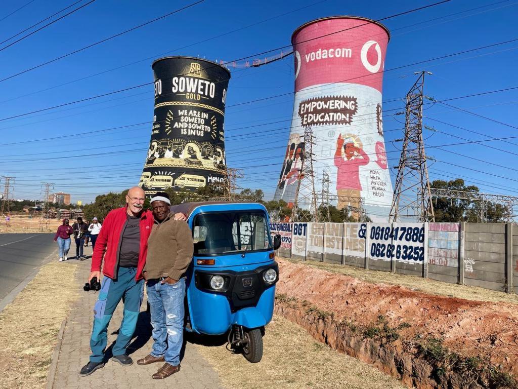 Ostello Authentic Bicycle Tours And Backpackers Soweto Esterno foto