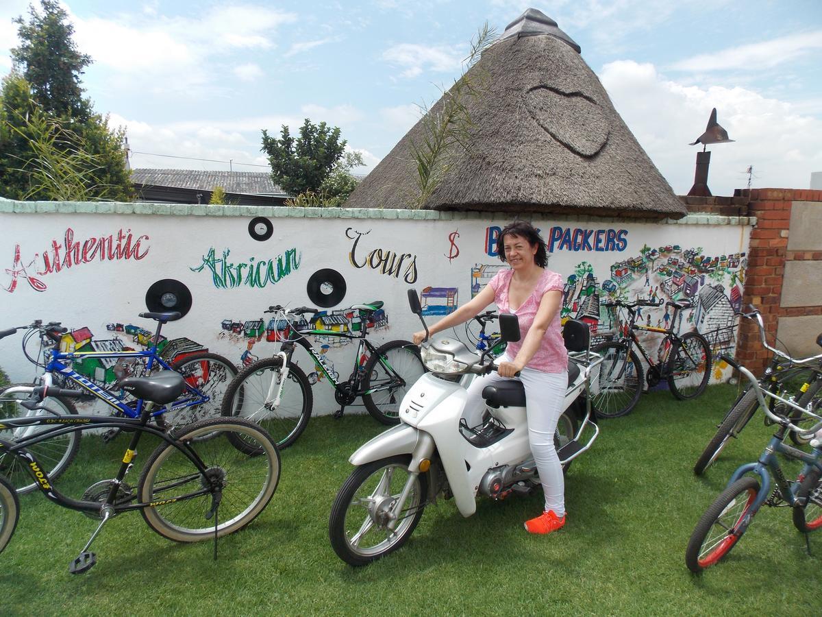 Ostello Authentic Bicycle Tours And Backpackers Soweto Esterno foto
