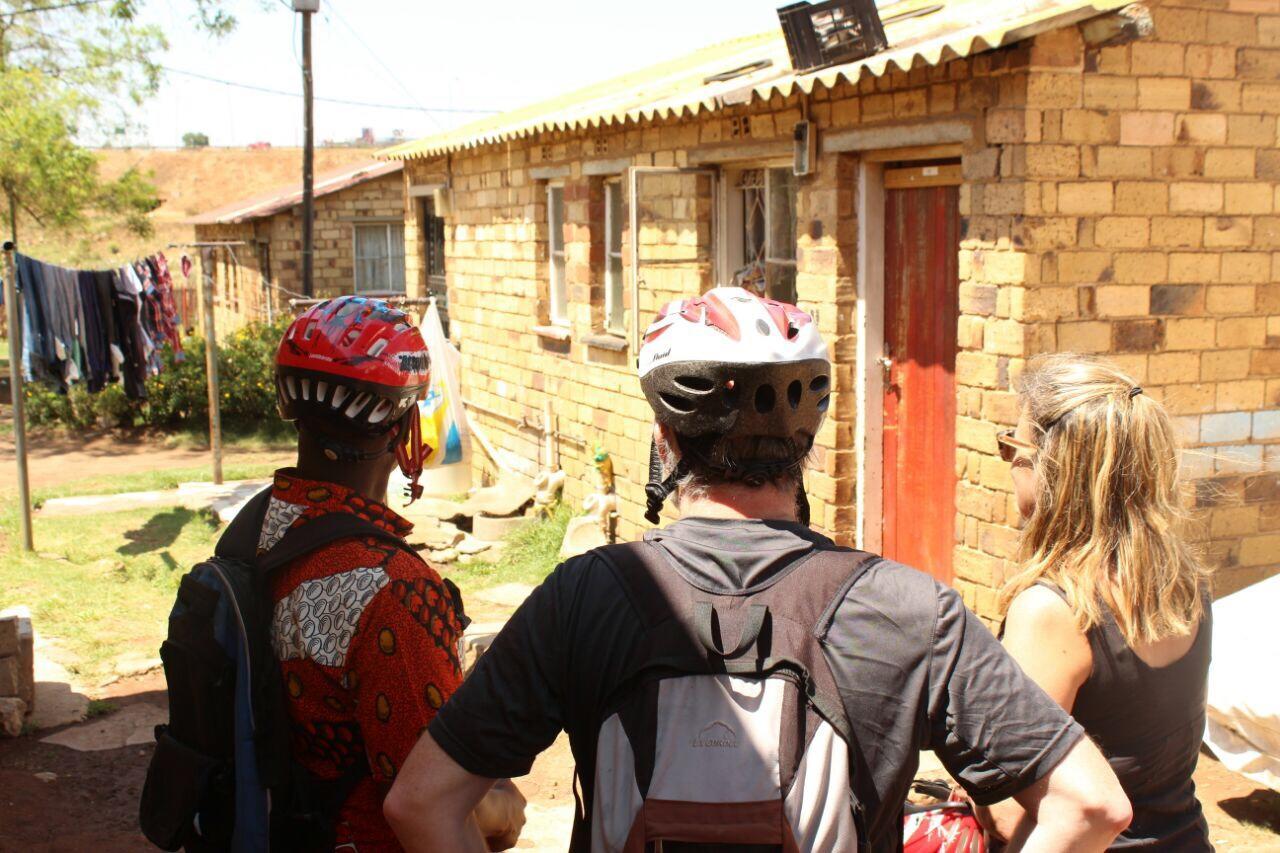 Ostello Authentic Bicycle Tours And Backpackers Soweto Esterno foto
