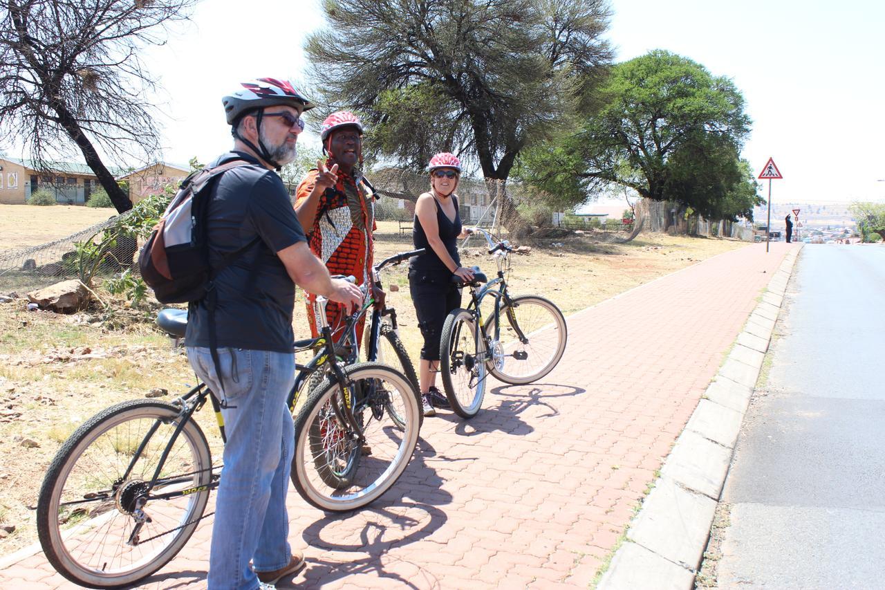 Ostello Authentic Bicycle Tours And Backpackers Soweto Esterno foto